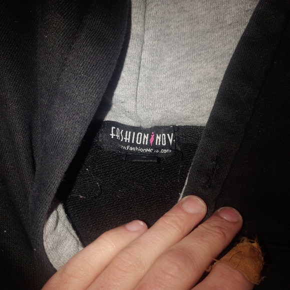 Black crop sweater with hood - Picture 2 of 2